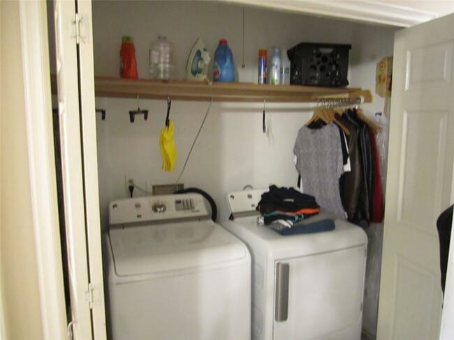 Photo - 2 E White Willow Cir