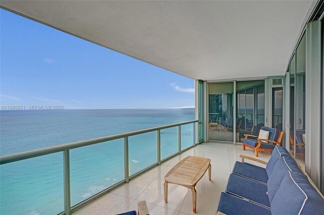 Building Photo - 17121 Collins Ave Unit 3206