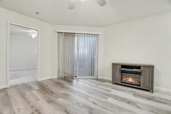 Photo - 9815 Walnut St Unit H306