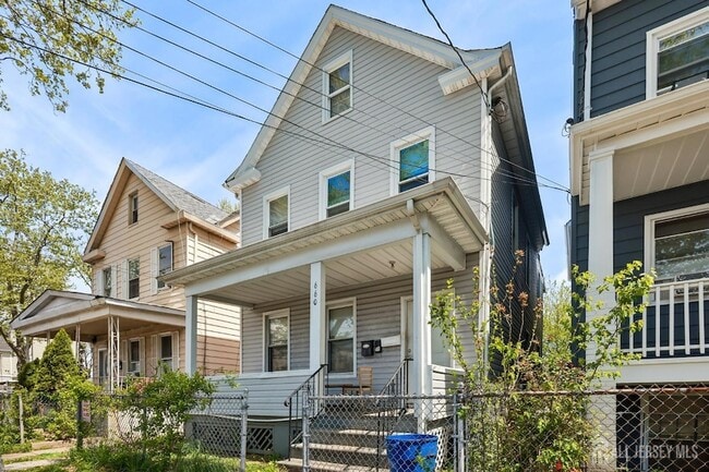 Photo - 660 Charles St Unit 2