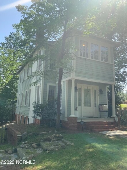 Photo - 375 E Maine Ave