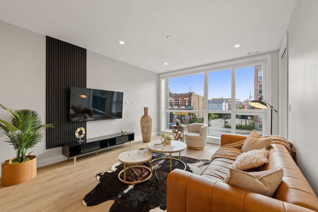 Building Photo - 2344 W Polk St Unit ID1253778P