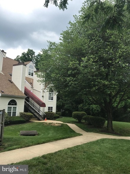 Building Photo - 10547 Beacon Ridge Dr Unit 301