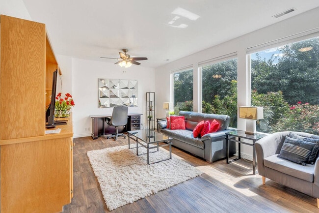 Building Photo - 12067 Lampton View Dr Unit SI FL1-ID1513968P