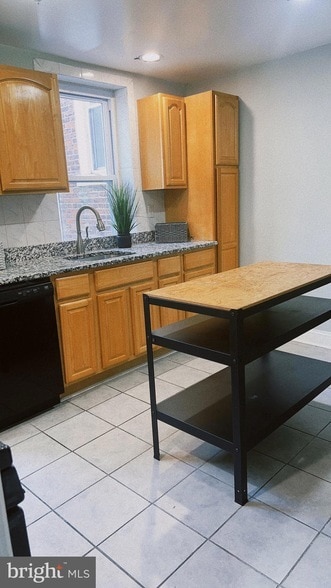 Photo - 429 N 40th St