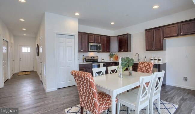 Photo - 1706 Shady Ln