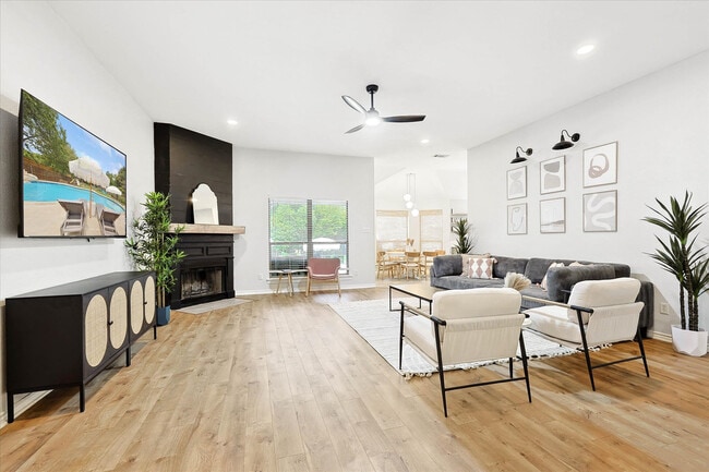 Photo - 111 Creekview Dr W Unit ID1056457P