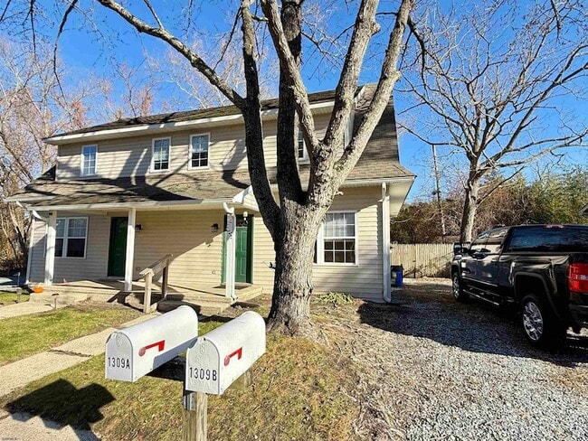 Photo - 1309 Matthews Ave