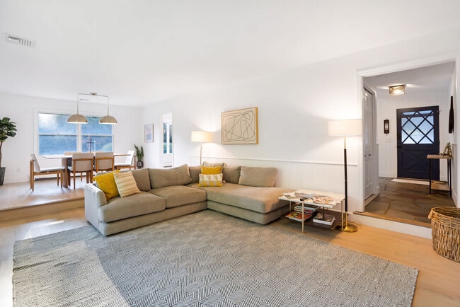 Photo - 450 Eastward Ct Unit ID1429744P