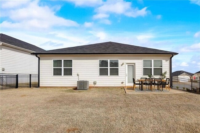 Photo - 257 Bur Oak Bend