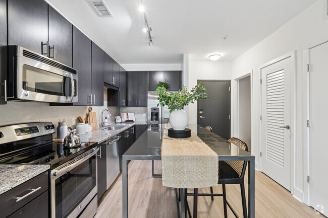 A1A 1BR, 1BA - 612SF - Kitchen - Bell Terminus