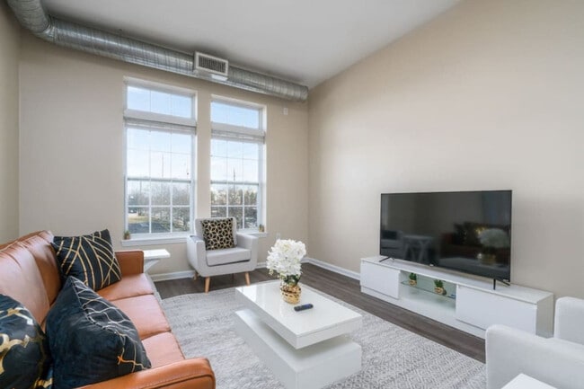 Building Photo - 632 Doctor M.L.K. Jr St Unit ID1228677P