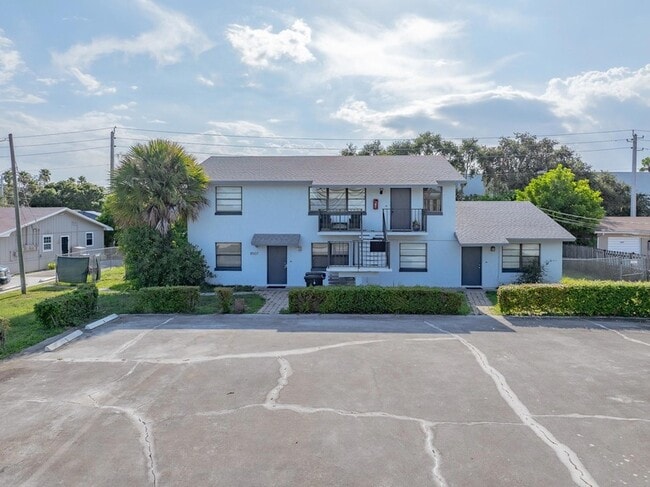 Building Photo - 8507 Sunset Dr