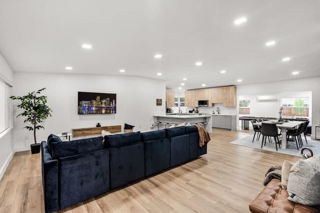 Photo - 17621 NE 7th Ave Unit ID1372351P