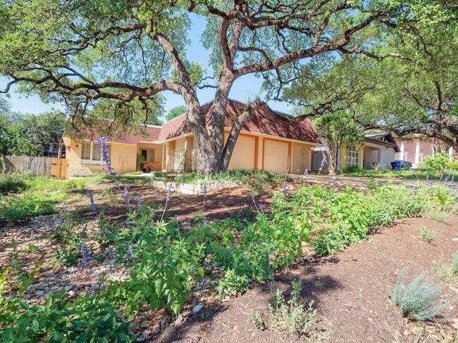 Building Photo - 3513 Westchester Ave Unit 102