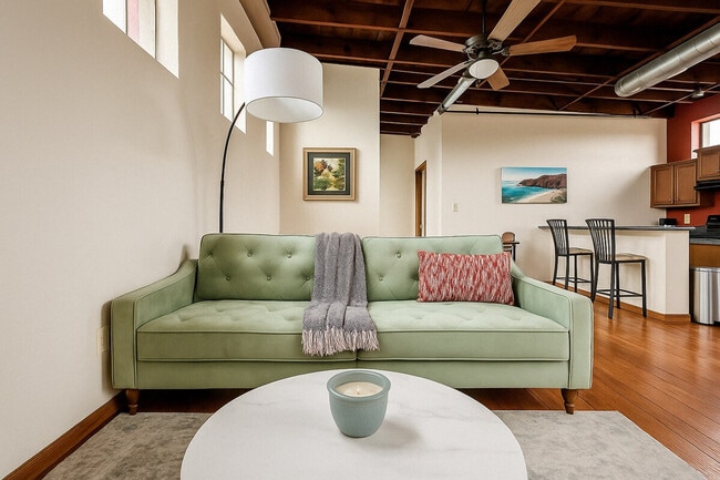 Building Photo - 521 N Jefferson Ave Unit ID1094976P