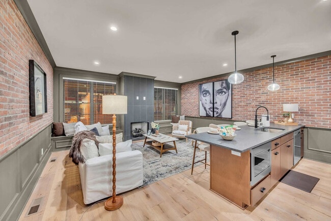 Photo - 1701 Portland Ave Unit ID1356273P