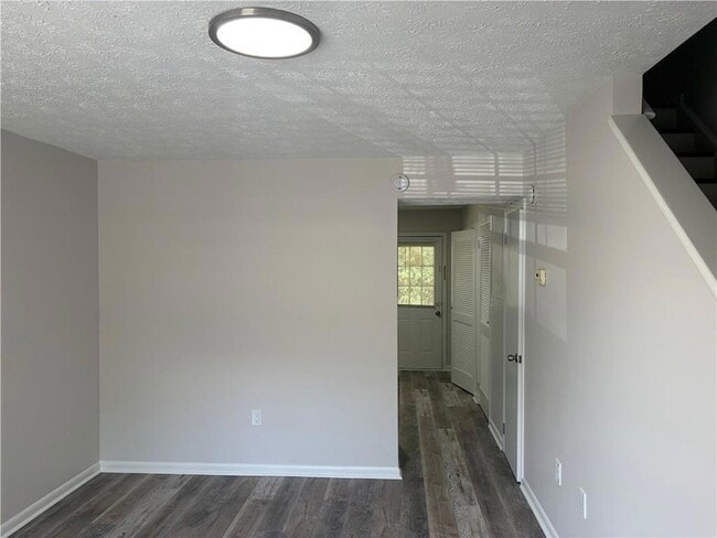 Photo - 4 Eastview Cir