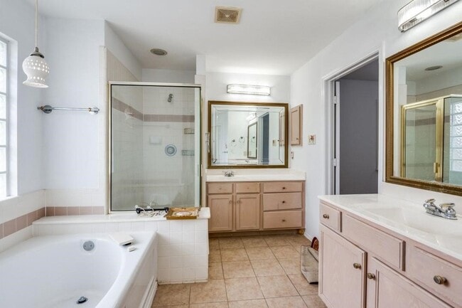 Photo - 413 Majesty Dr