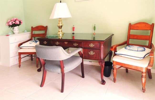 Photo - 135 Salisbury F Unit 135