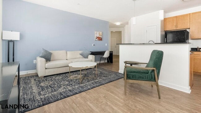 Building Photo - 909 Mansion Dr Unit 760-202