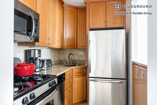 Photo - 60 W 66th St Unit FL16-ID459