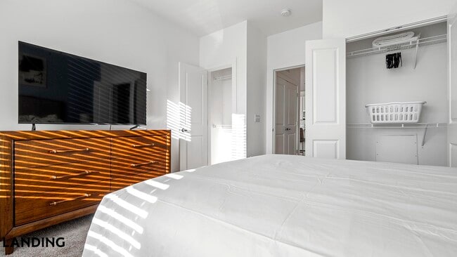 Photo - 5209 Craftsman Dr Unit 700-300