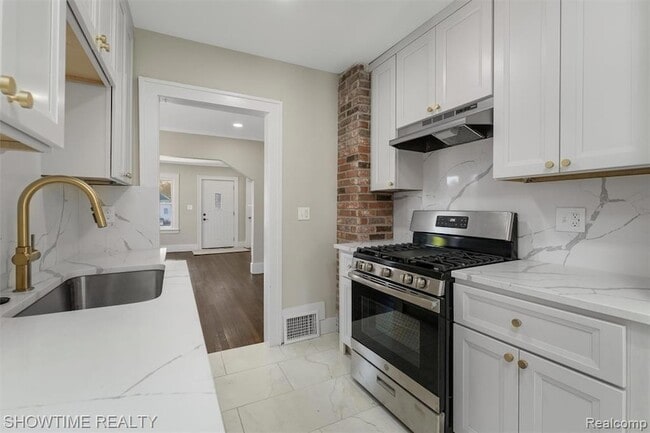 Photo - 292 W Marshall St