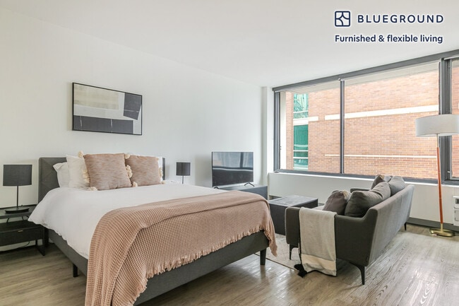 Building Photo - 21 E Chestnut St Unit SI FL23-ID1391