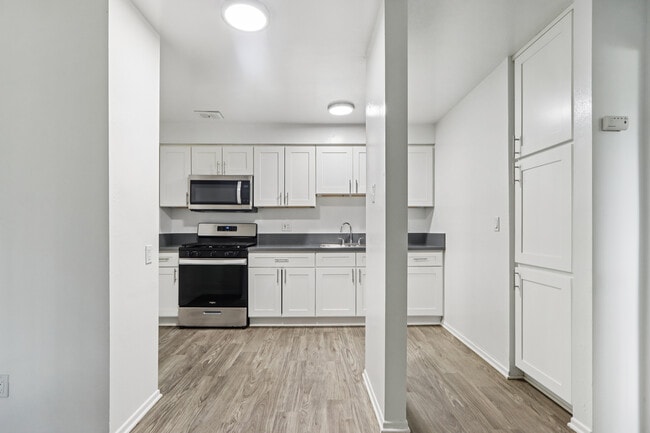 Photo - Los Olivos Apartments