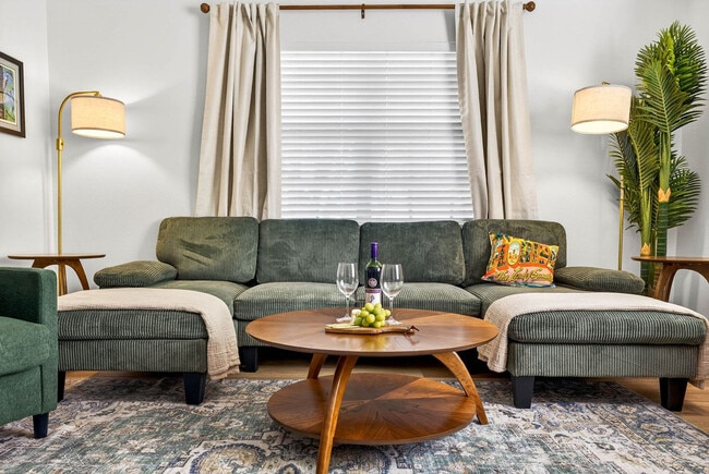 Building Photo - 11702 Moffat Ave Unit ID1380467P