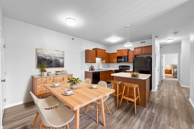 Kitchen - Sterling Pointe Apartments