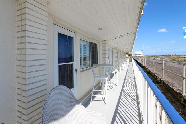 Photo - 111 S Dudley Ave