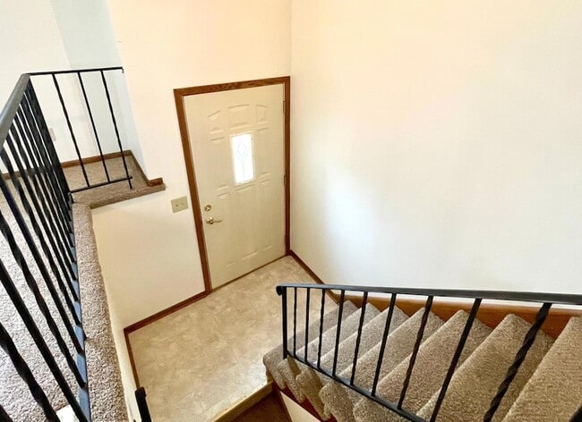 Photo - 6166 Upper 51st St N