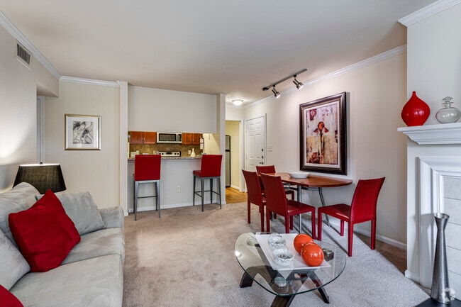 2BR, 2BA - 925SF - The Courts at Fair Oaks Apartments