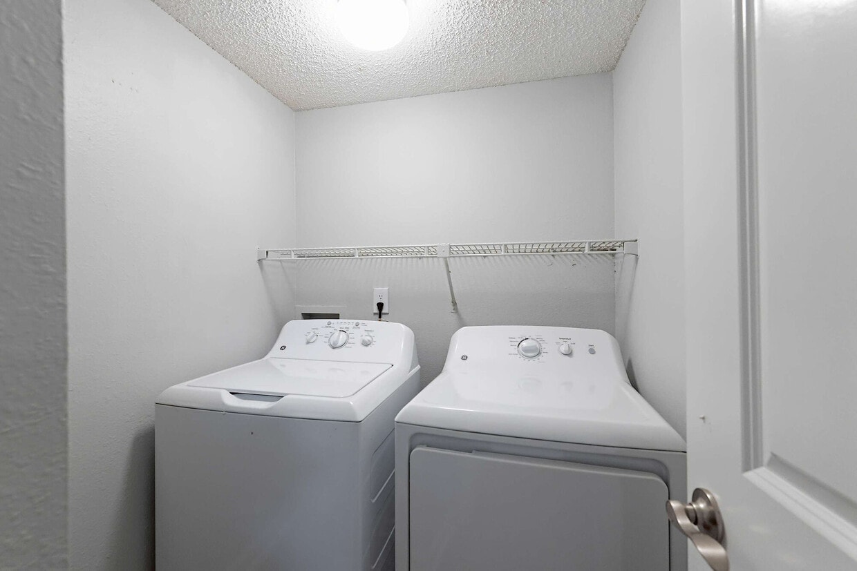 Floor Plan - 2 Bedroom, 1 Bathroom