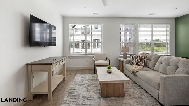 Photo - 1110 Parker St Unit 1110-083