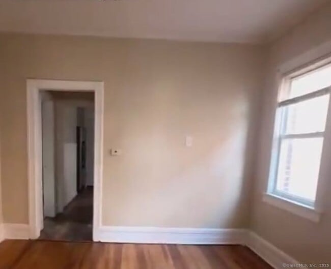 Building Photo - 289 Dover St Unit 2L