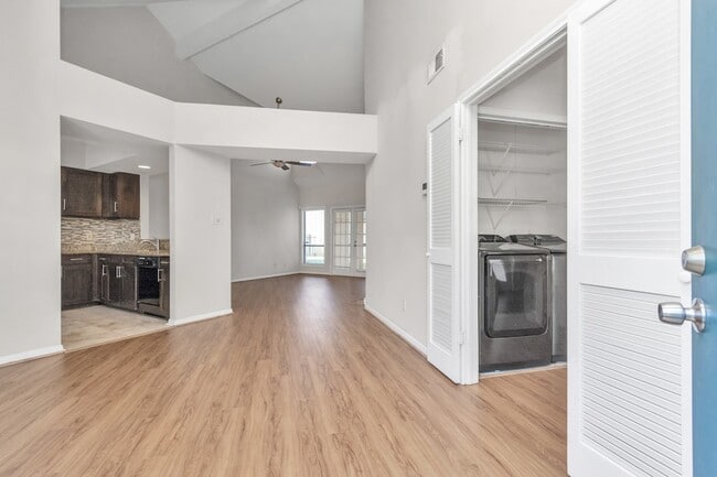 Photo - 4144 Greystone Way Unit 703