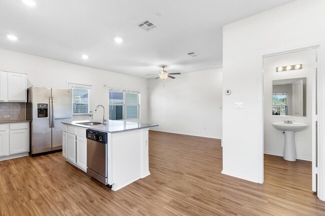 Photo - 189 Andross Ln