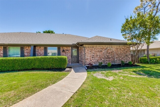 Photo - 2822 Clear Springs Dr