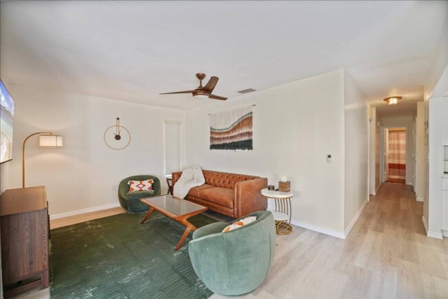 Photo - 113 Base Ave W Unit ID1329026P