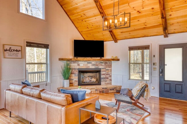 Photo - 742 E 2nd St Unit SI ID1023097P