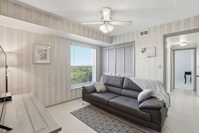 Photo - 300 Stevens Landing Dr Unit SI FL3-ID1547818P