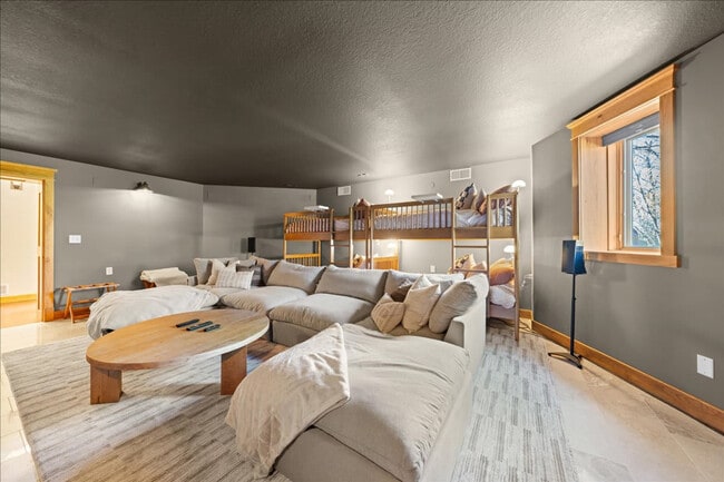 Photo - 1248 WI-35 Unit ID1337488P