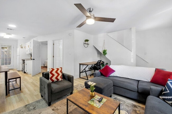 Building Photo - 836 Richmond St Unit ID1319906P