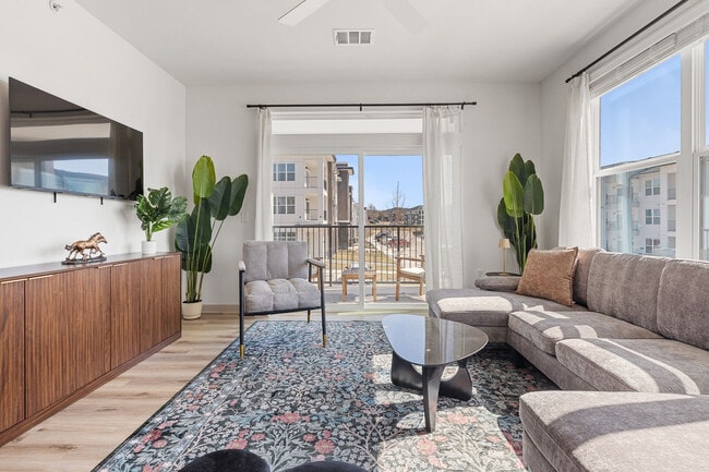 Photo - 1301 Leah Ave Unit SI FL1-ID1499095P