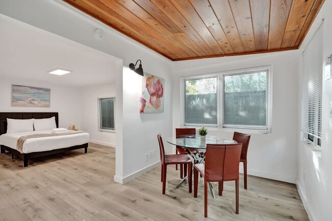 Photo - 1115 SW 4th St Unit SI ID1503931P