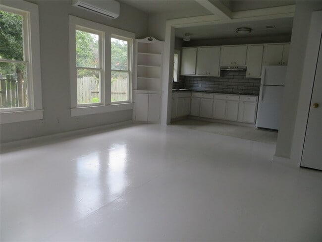 Photo - 1111 N Thompson St