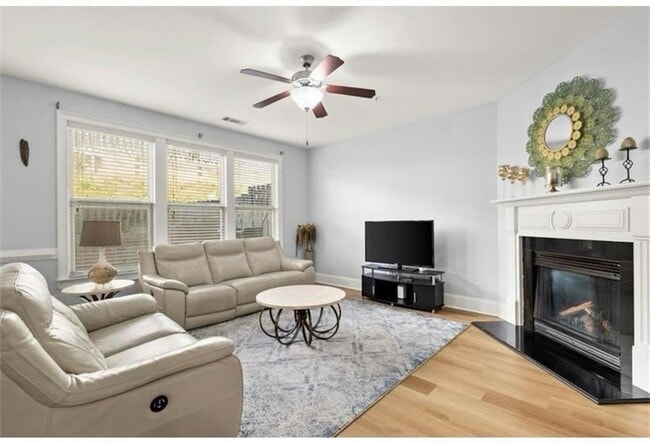Photo - 2304 Oakton Pl